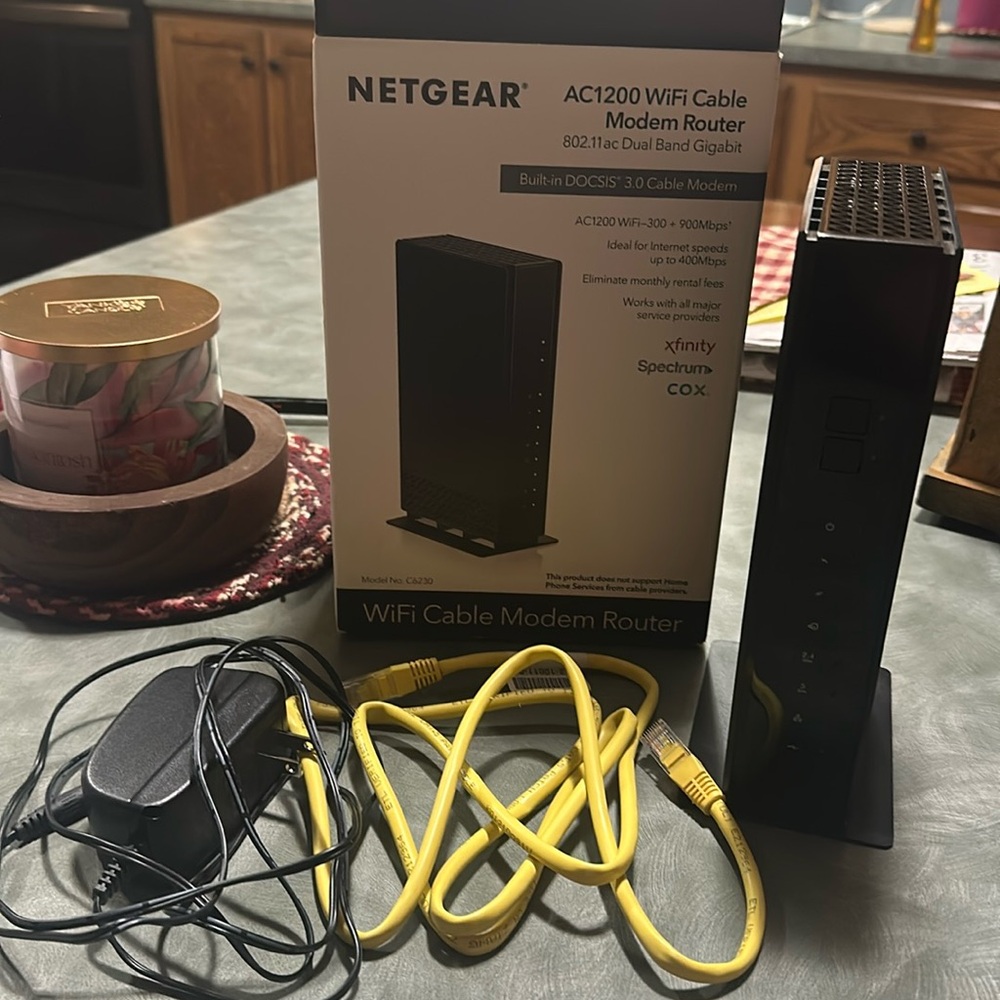 Netgear Ac1200 Wi-Fi-300 + 900Mbps Cable 802.11 Dual Band Gigabit Model C6230